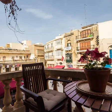 Incredible Location On St George's Square Apartament Victoria