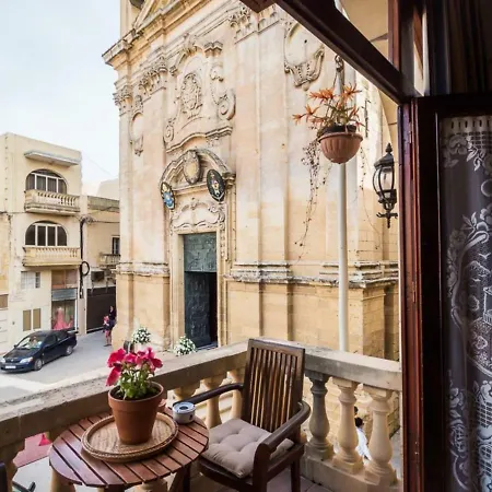 Apartment Incredible Location On St George's Square